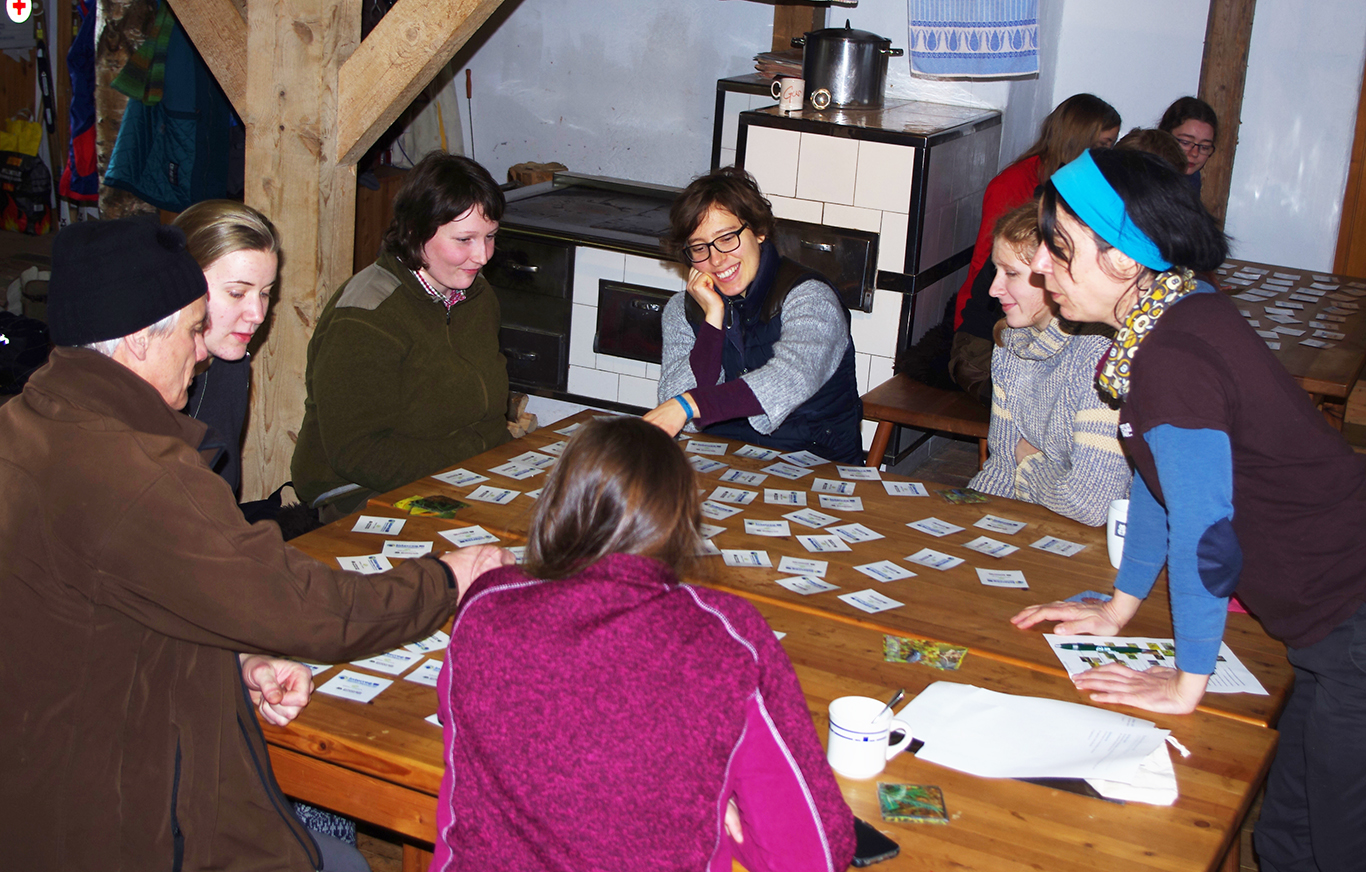 Das bisher erarbeitete Konzept, das auch verschiedene Spiele beinhaltet, wurde von den Teilnehmern am Freiwilligen Ökologischen Jahr des Nationalparks getestet. (Foto: Rita Gaidies/Nationalpark Bayerischer Wald)