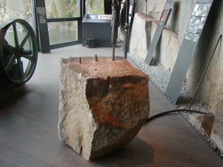 granitmuseum_stein.jpg