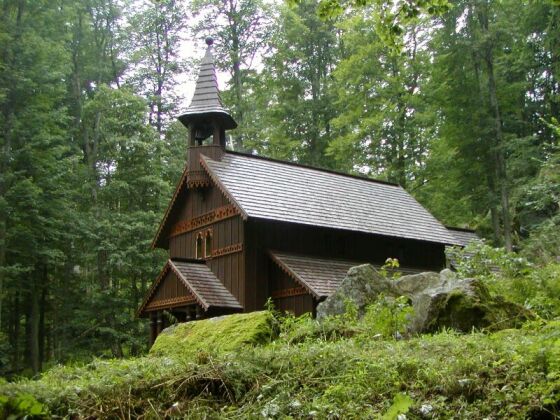 Bei der Grenzüberschreitenden Tageswanderung ist die bekannte Tusset-Kapelle das Ziel.